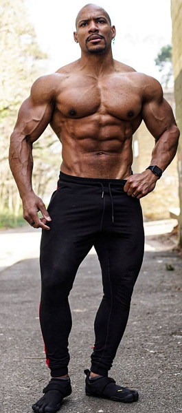 Testosterone-cypionate-bodybuilding-man